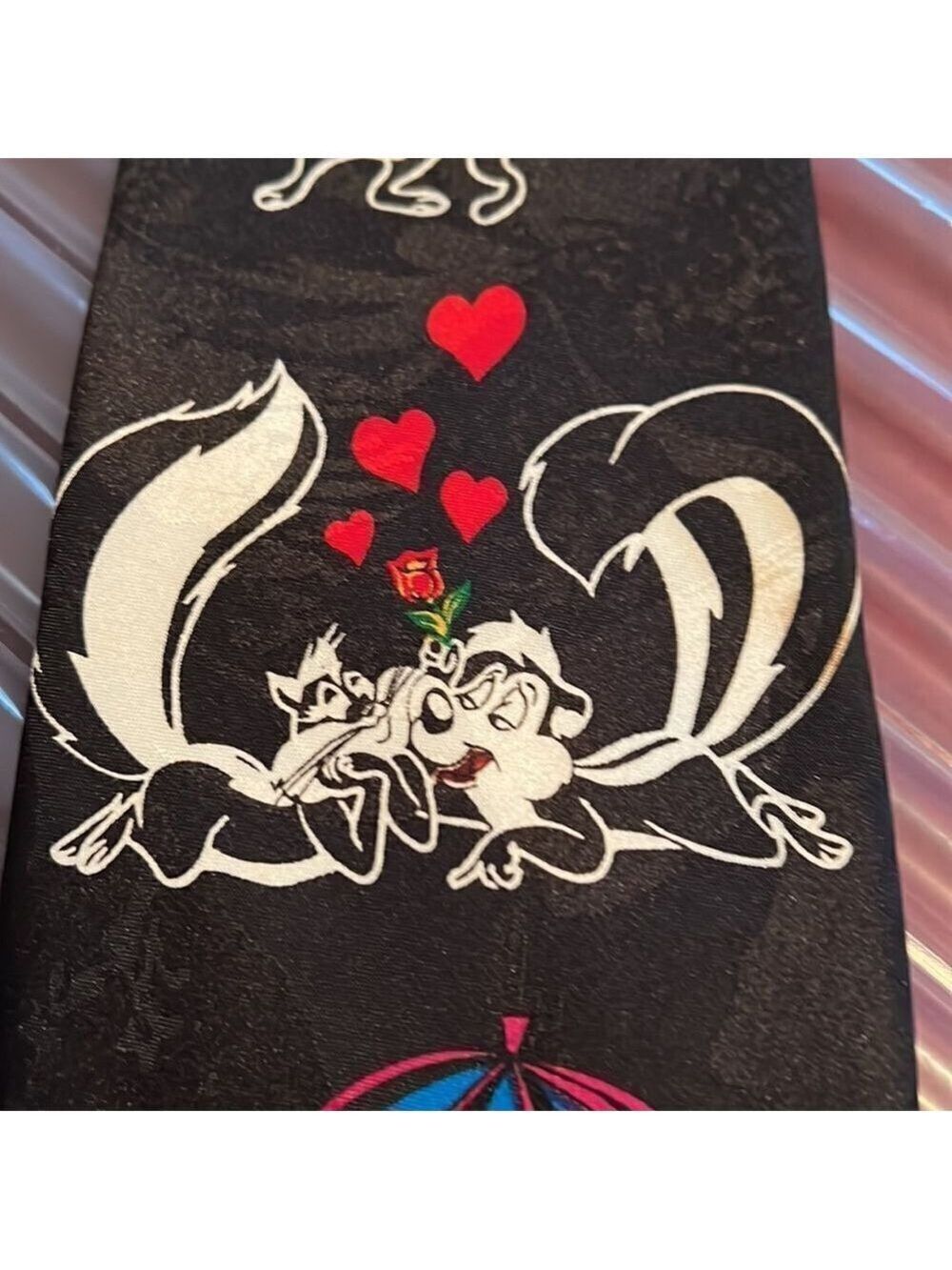PEPE LE PEU men’s necktie. Looney Tunes. Valentines Day - Picture 6 of 7